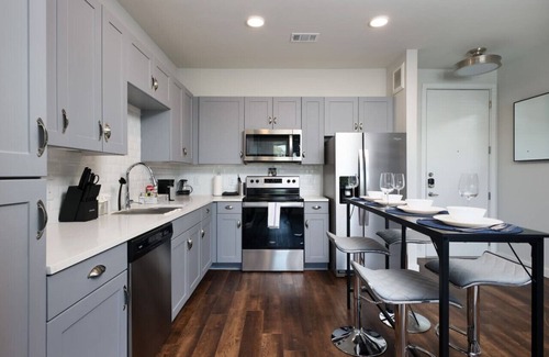 Southtown Apartamento | Modern 2BR - March Madness|Free Parking|Alamodome