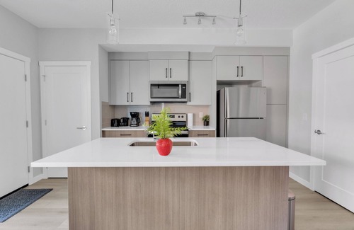 Southwest Calgary Casa | Modern 2BR Townhome in Belmont | AC & Parking