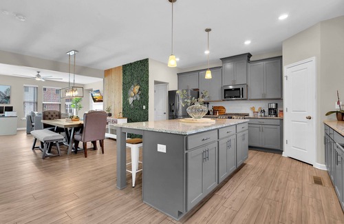 Buford Casa | Modern 2BR Townhome King Beds Near Mall GA