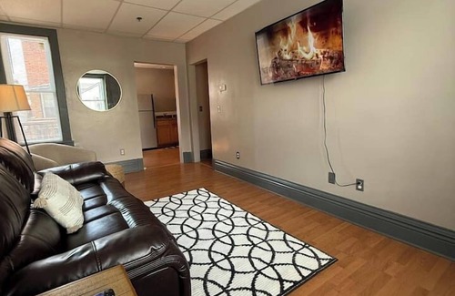 Morgantown Apartamento | Modern 2BR w/ Ensuite, Downtown Morgantown, WVU