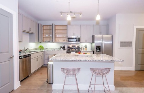 Morrisville Apartamento | Modern 2BR with Balcony and Gym