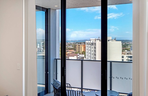 Hurstville Apartamento | Modern 2BR with Sea and Sky View