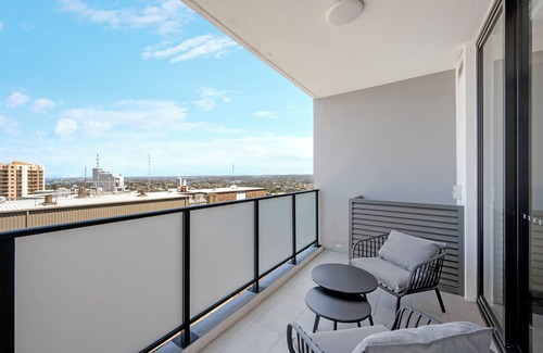 Hurstville Apartamento | Modern 2BR with Sea and Sky View