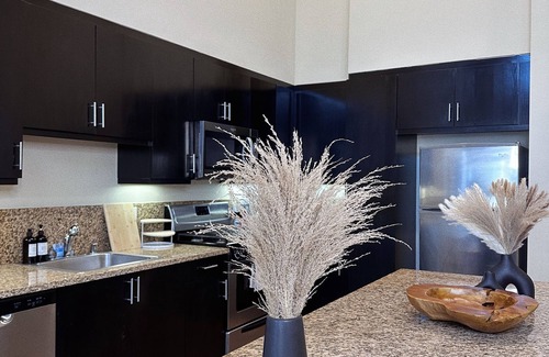 South Arroyo Apartamento | Modern 2BR with Sleeping Loft and Mountain View with 3 mins to Oldtown
