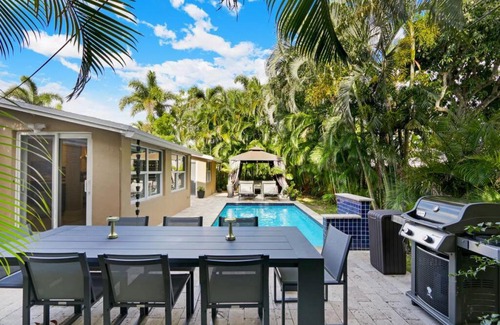 Wilton Manors Casa | Modern 2BRHouse in Wilton Manors with a Heated Pool and KING Bed