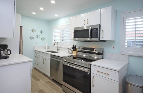 Shell Harbor Condominio | Modern 2nd story beachfront condo on Sanibel Island - Sandalfoot 2D3