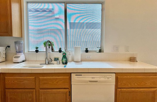 North Las Vegas Casa | Modern 3 BD Pool and Jacuzzi