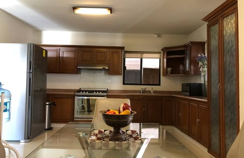 Monterrey Casa | Casa moderna de 3 BDR, ubicación ideal Cumbres 3 1/2 baño