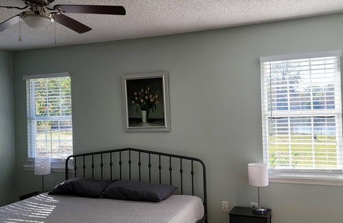Kingsland Casa | Modern 3 bdrm home with a great view of a pond
