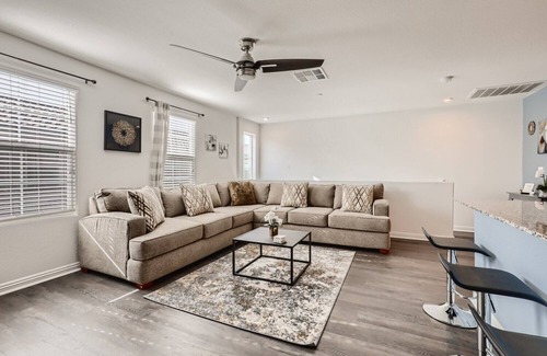 Nellis Air Force Base Casa | Modern 3 bed 2 bath Townhome in Las Vegas!