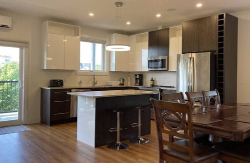 Halifax Apartamento | Modern 3 Bed, 2 Bath Two Storey Townhouse