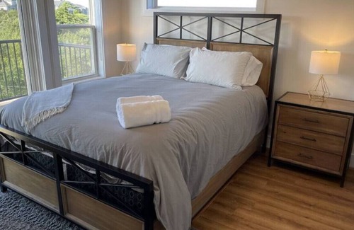 Halifax Apartamento | Modern 3 Bed, 2 Bath Two Storey Townhouse