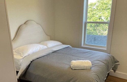 Halifax Apartamento | Modern 3 Bed, 2 Bath Two Storey Townhouse