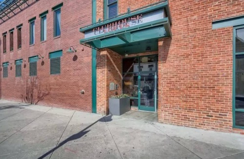 Ballpark Apartamento | Modern 3 Bed Loft in the Heart of Lodo