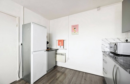 Epping Apartamento | Modern 3-Bed Maisonette | Epping High St | Parking