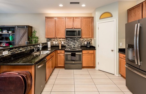 Apache Junction Casa | Modern, 3 Bedroom Home Near Superstition Mountain!