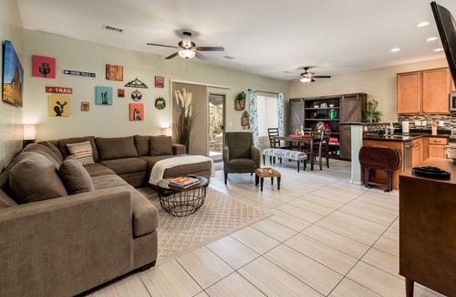 Apache Junction Casa | Modern, 3 Bedroom Home Near Superstition Mountain!