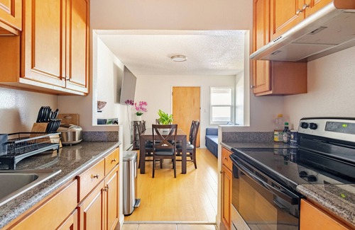 Albany Apartamento | Modern 3-Bedroom 2 Bathroom Suite with AC, Perfect for Family and Work Group