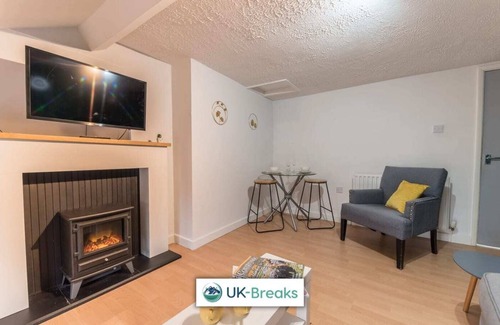 Egremont Apartamento | Modern, 3 bedroom, 2nd floor apartment. 24hr check-in. Fast Wi-fi