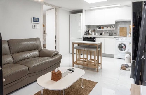 COEX Apartamento | Modern 3-bedroom apartment with WiFi and AC in vibrant Gangnam