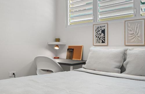 Manati Apartamento | Modern 3 Bedroom Apartment Full Kitchen Ac