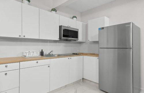 Manati Apartamento | Modern 3 Bedroom Apartment Full Kitchen Ac