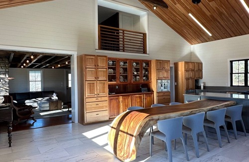 Dushore Casa | Modern 3-bedroom Country Farmhouse in Dushore, PA