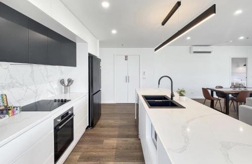 Batemans Bay Apartamento | Modern 3-Bedroom Golfside Apartment with Balcony