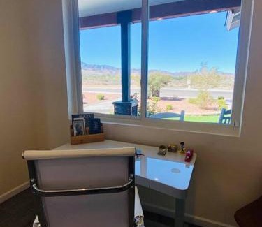Cottonwood Casa | Modern 3 Bedroom Home