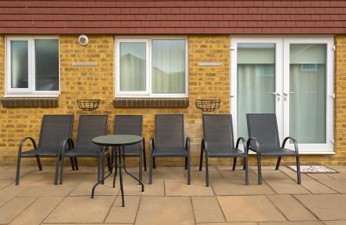 Sittingbourne Apartamento | Modern 3-Bedroom Home with Free Parking for Family, Contractors and Tourists!