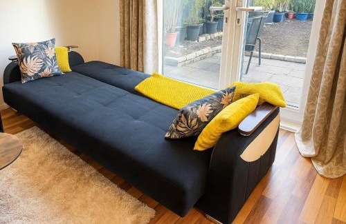 Sittingbourne Apartamento | Modern 3-Bedroom Home with Free Parking for Family, Contractors and Tourists!