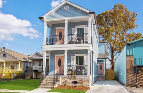 Mid-City Casa | Modern 3 Bedroom in Mid City