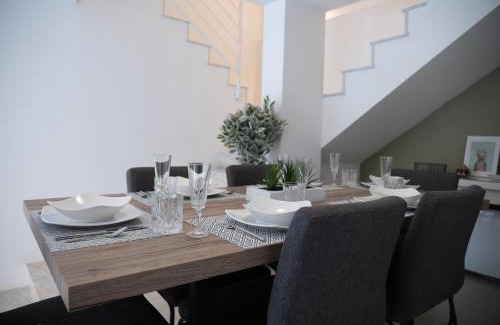 St. Andrew's Apartamento | Modern 3 Bedroom Oasis in Swieqi by ELDI