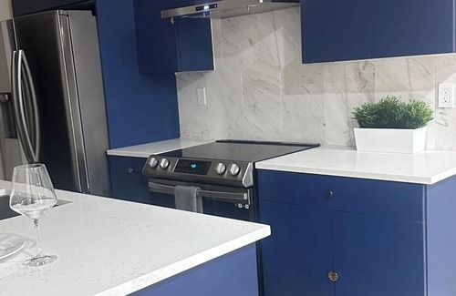 South Philadelphia Casa | Modern 3 BR & 2.5 Bath in So Philly near stadiums, must be 25yr,