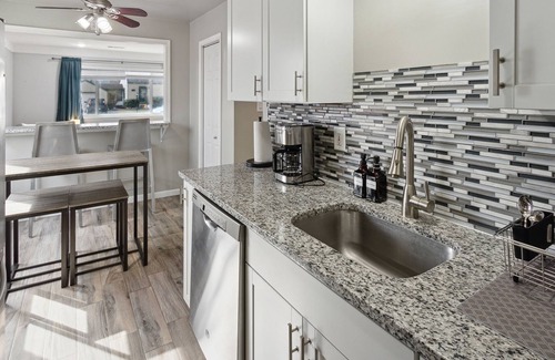 Allen Park Casa | Modern 3 BR Home Near Airport