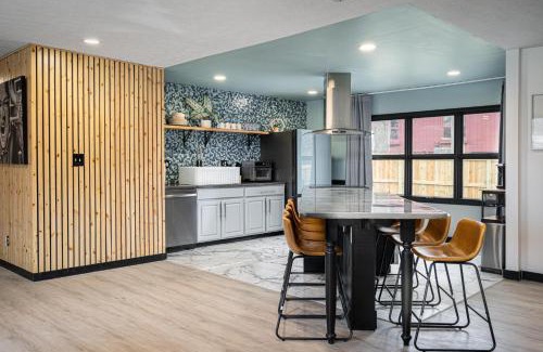 Lawrence Casa | Modern 3 BR home w hot tub movie room dog park