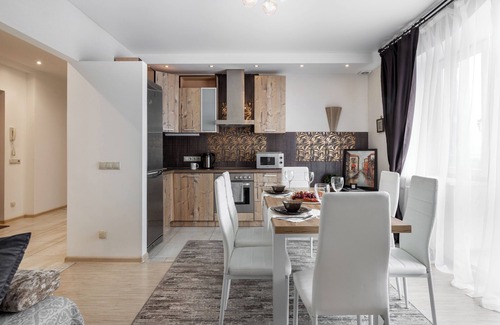 Minsk City Centre Apartamento | Modern 3-rooms apartment Musical Theater