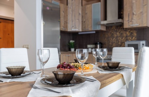 Minsk City Centre Apartamento | Modern 3-rooms apartment Musical Theater