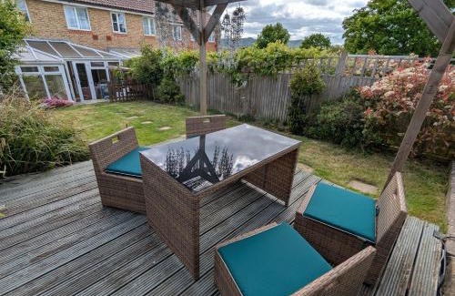 Eastbourne Casa | Modern 3B Eastbourne Retreat: Tranquil & Cozy Stay