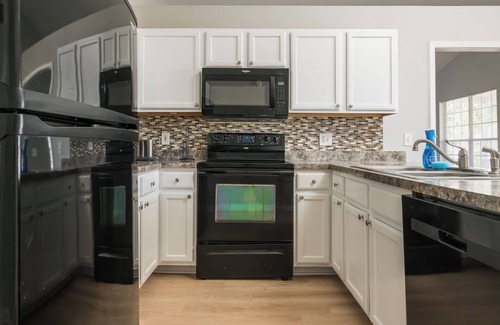 Huntcliff Casa | Modern 3BA w/ Stunning Amenities