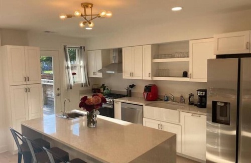 Kingman Park Casa | Modern 3BD 2.5 BTH in a Quiet Classic Neighborhood