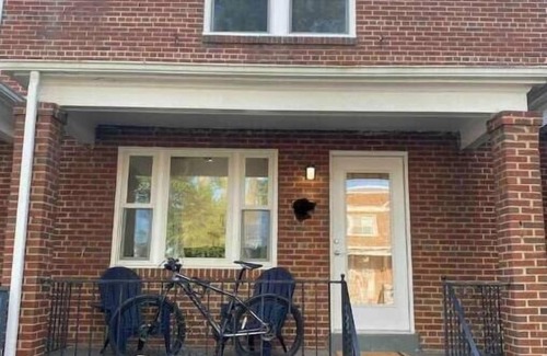 Kingman Park Casa | Modern 3BD 2.5 BTH in a Quiet Classic Neighborhood