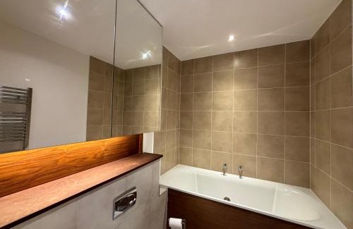 Sands End Apartamento | Modern 3BD with Private Balcony Imperial Wharf