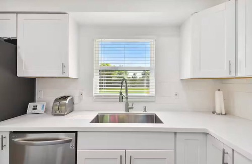 Wesley Chapel South Casa | Modern 3bed, 2bath House in Wesley Chapel, with EV Charging Outlet, AC, & WiFi.