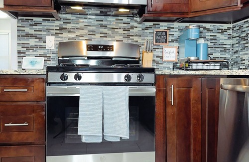 Elizabeth Apartamento | Modern 3BR 2BA Near EWR & NYC With Parking