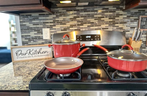 Elizabeth Apartamento | Modern 3BR 2BA Near EWR & NYC With Parking