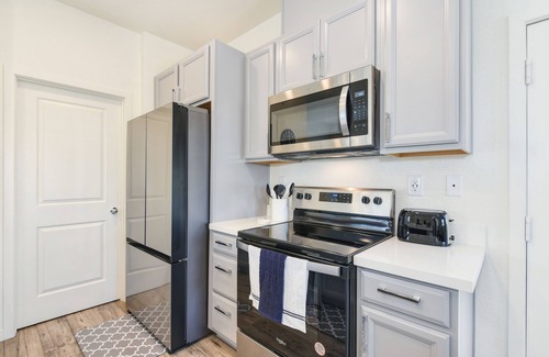 Roseville Casa | Modern 3BR/2BA Perfect for Longer Stays