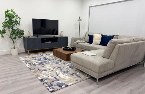 The Roads Casa | Modern 3BR-3 Bath Home near Calle 8 & Brickell 1GB Wi-Fi Speed