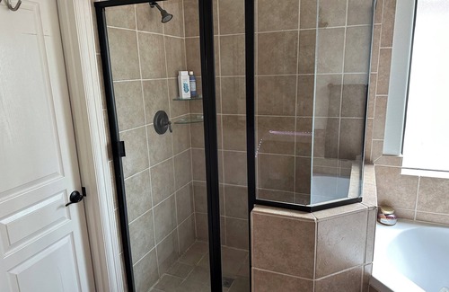 MacGregor Casa | MODERN 3BR 3 BATH TOWNHOME DWNTWN Htx