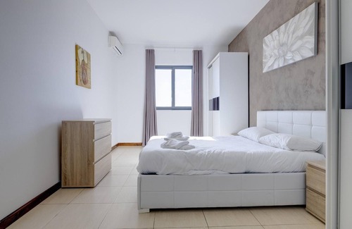 Gzira Apartamento | Modern 3BR Apartment in the Centre of Sliema
